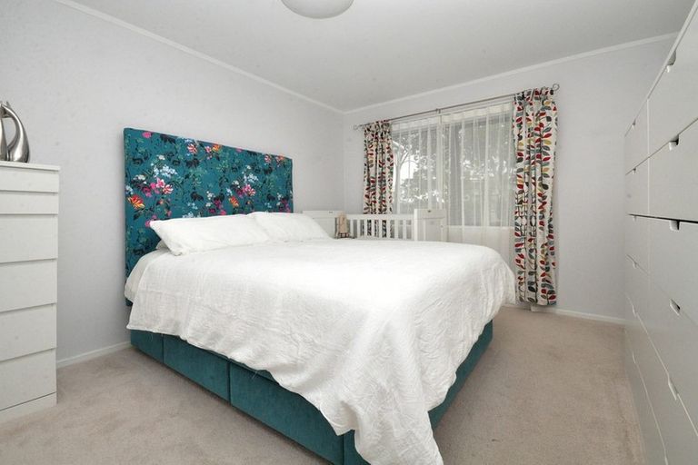 Photo of property in 109 Don Buck Road, Massey, Auckland, 0614
