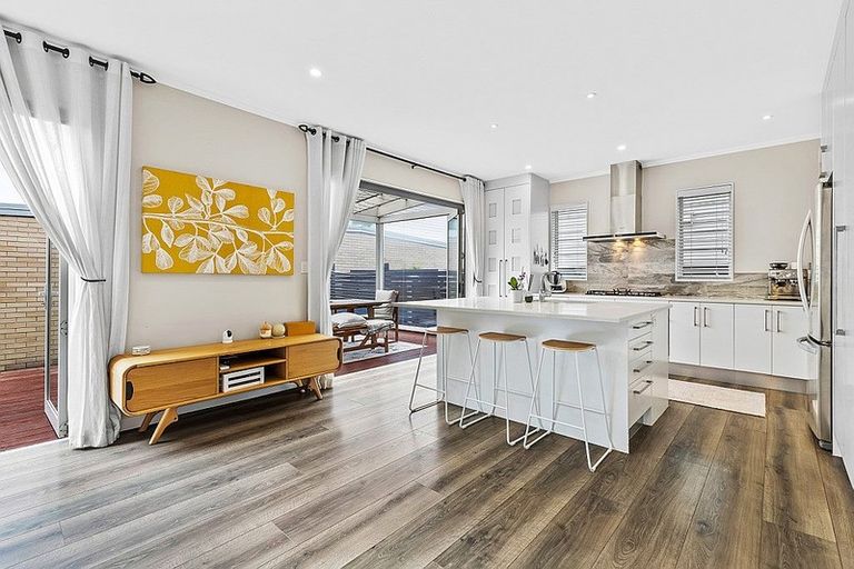 Photo of property in 36a Station Street, Hobsonville, Auckland, 0616