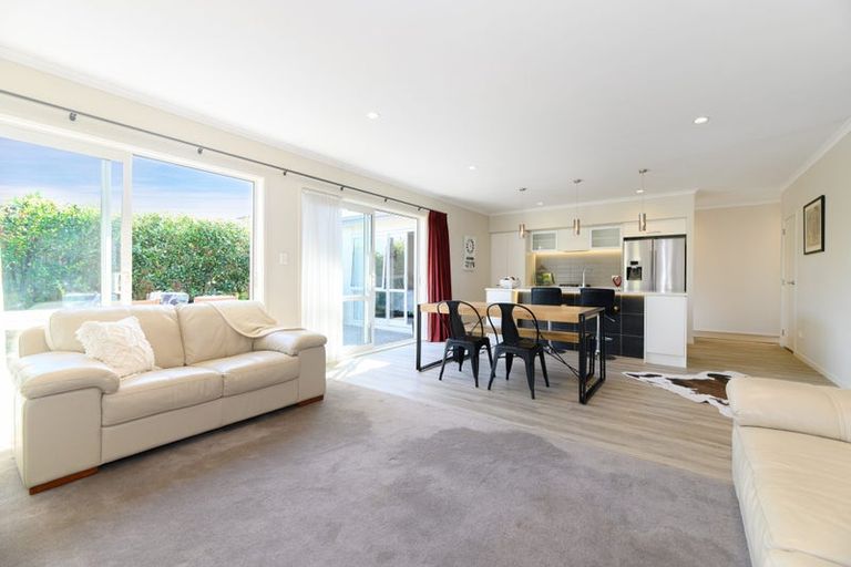 Photo of property in 11 Pitoitoi Drive, Riverhead, 0820