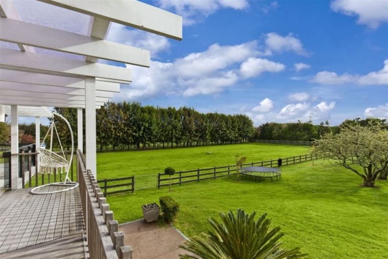 Photo of property in 132 Taupaki Road, Taupaki, Henderson, 0782