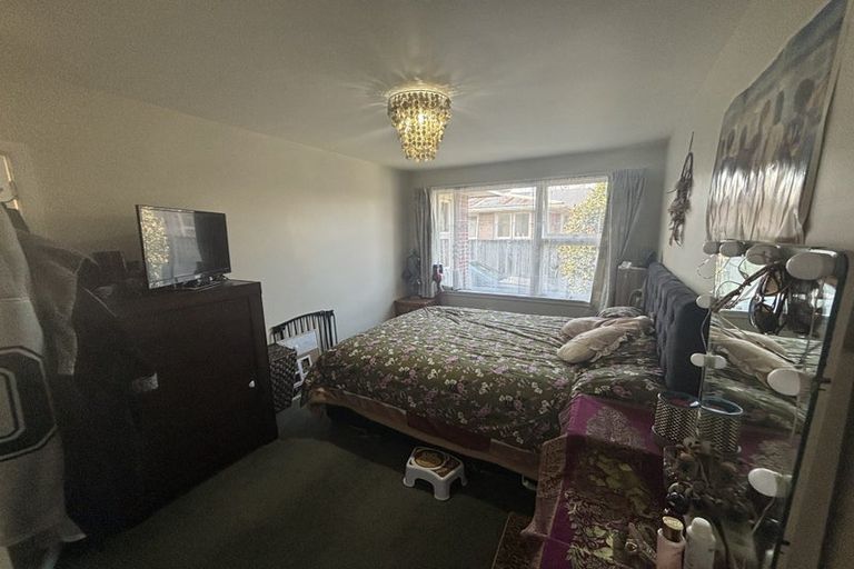 Photo of property in 2/10 Aorangi Road, Bryndwr, Christchurch, 8053