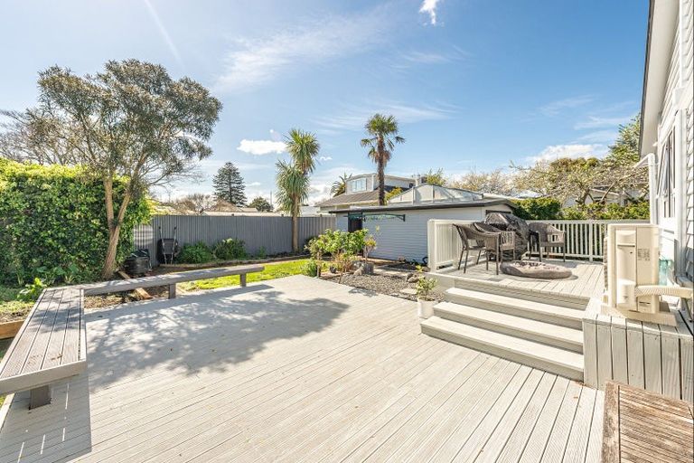 Photo of property in 2 Gonville Avenue, Gonville, Whanganui, 4501
