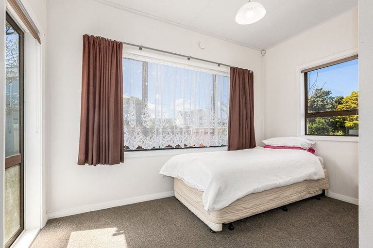 Photo of property in 3 Toru Road, Paraparaumu Beach, Paraparaumu, 5032