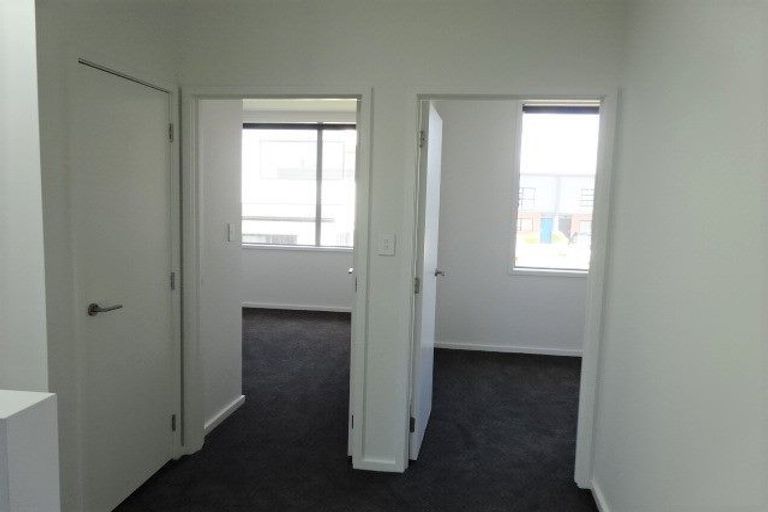 Photo of property in 11 Gunn Way, Hobsonville, Auckland, 0616