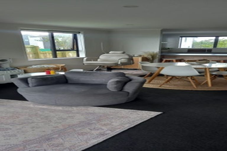 Photo of property in 17 Discovery Place, Marfell, New Plymouth, 4310