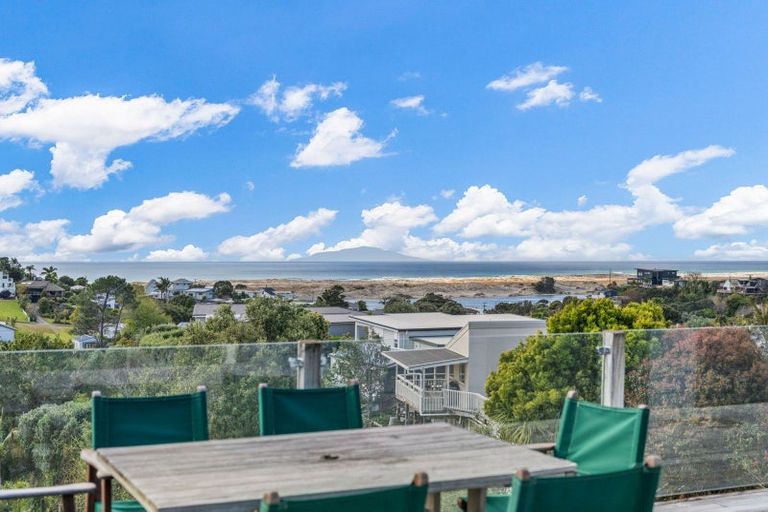 Photo of property in 22 Cullen Street, Mangawhai Heads, Mangawhai, 0505