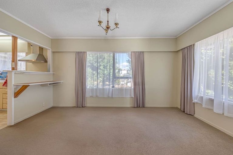 Photo of property in 16 Bacot Place, Howick, Auckland, 2014