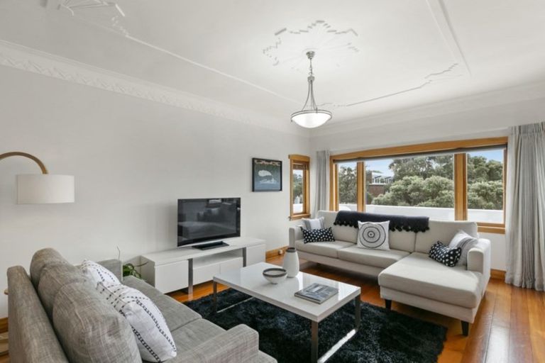 Photo of property in 18 Burnham Street, Seatoun, Wellington, 6022