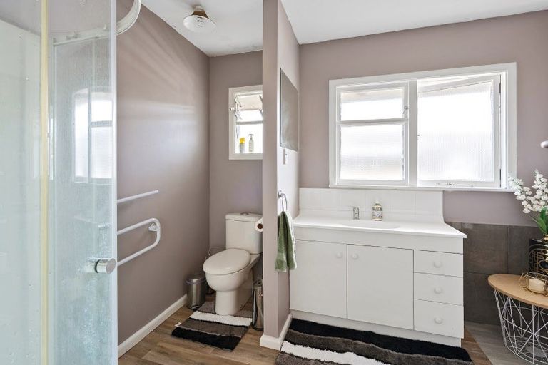 Photo of property in 205 Main North Road, Redwood, Christchurch, 8051
