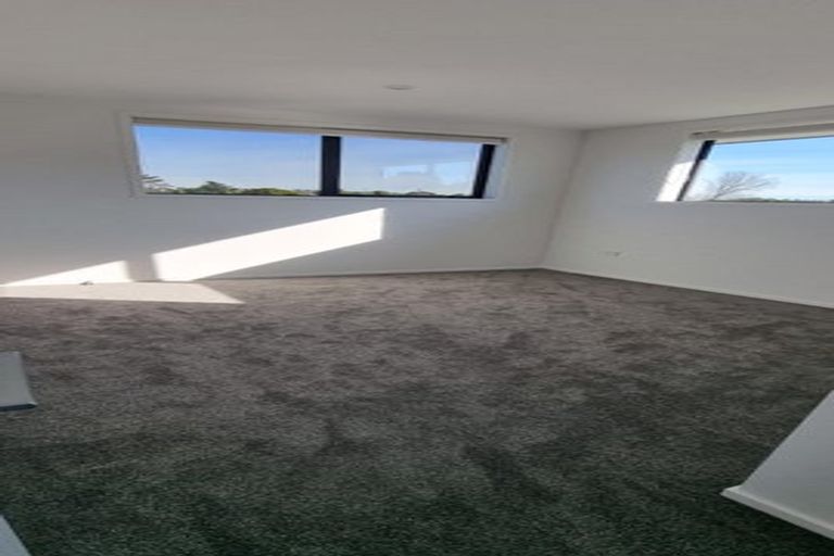 Photo of property in 1/81 Kervil Avenue, Te Atatu Peninsula, Auckland, 0610