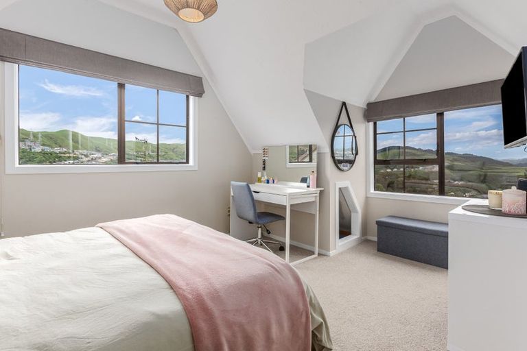 Photo of property in 1 Underwood Way, Churton Park, Wellington, 6037