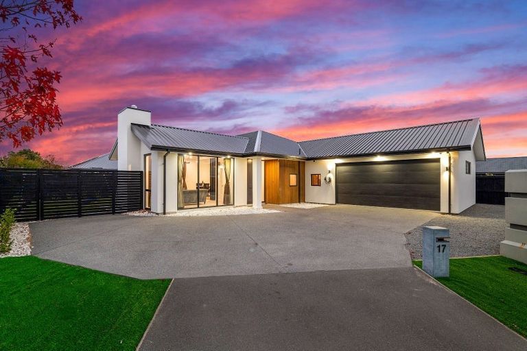 Photo of property in 17 Billington Drive, Halswell, Christchurch, 8025