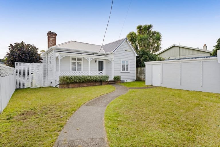 Photo of property in 131 Lemon Street, New Plymouth, 4312