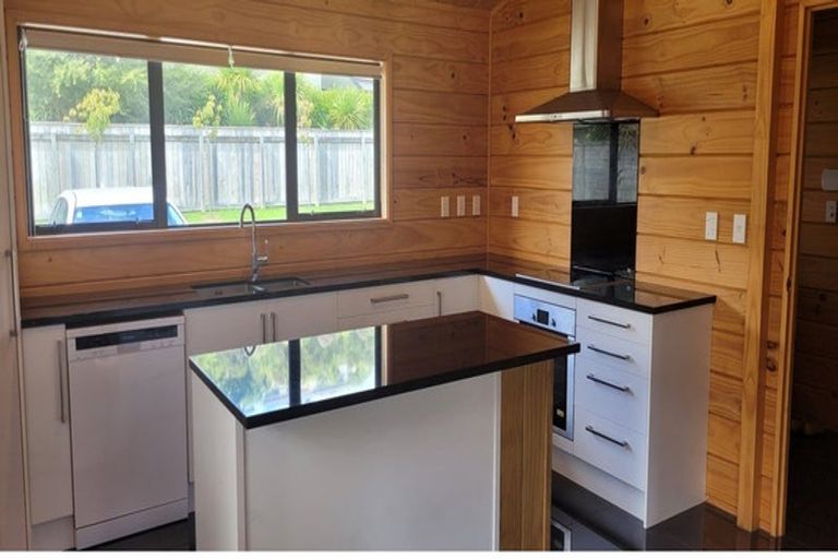 Photo of property in 18 Leadline Place, Whitby, Porirua, 5024