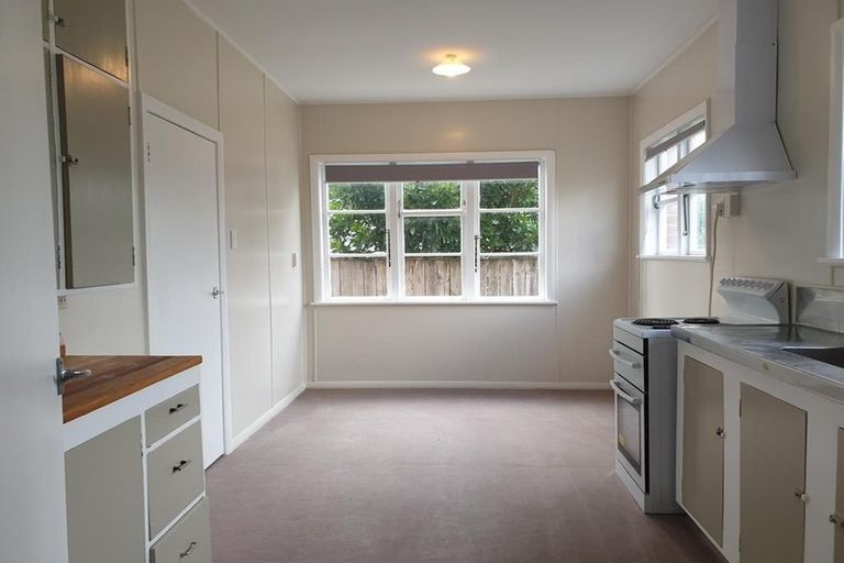 Photo of property in 8 Compton Crescent, Taita, Lower Hutt, 5011
