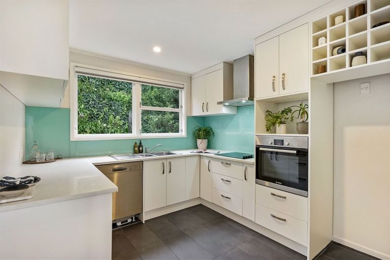 Photo of property in 176 Ti Rakau Drive, Pakuranga Heights, Auckland, 2010