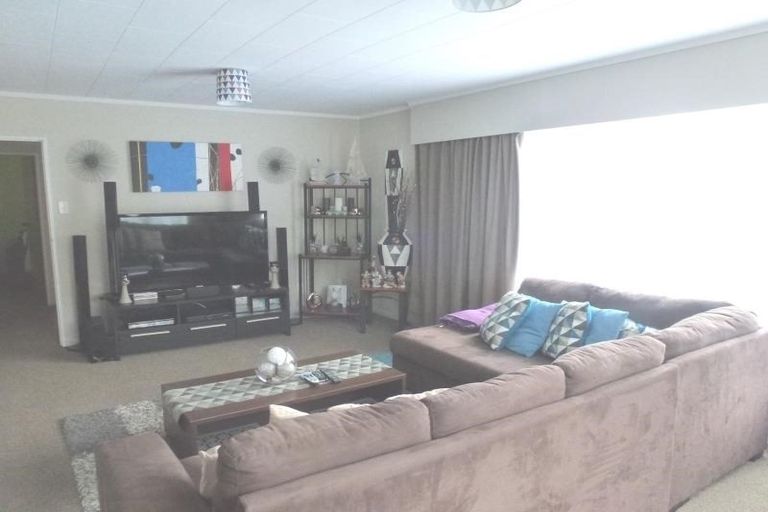 Photo of property in 4 Julia Place, Tawa, Wellington, 5028