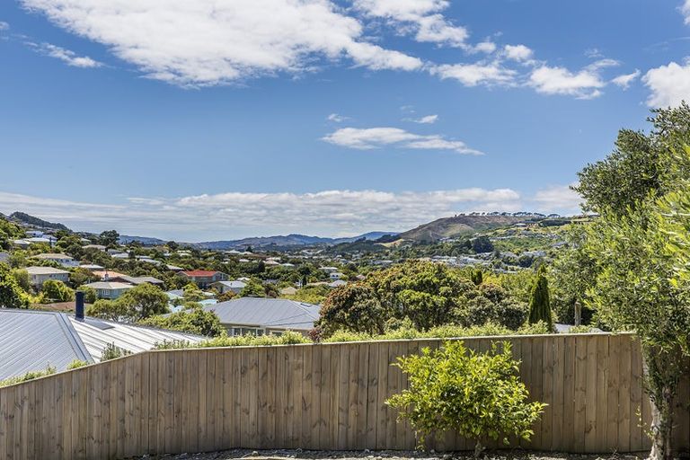Photo of property in 19 Pembroke Street, Tawa, Wellington, 5028