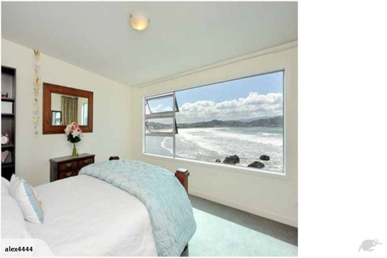 Photo of property in 255 Queens Drive, Lyall Bay, Wellington, 6022