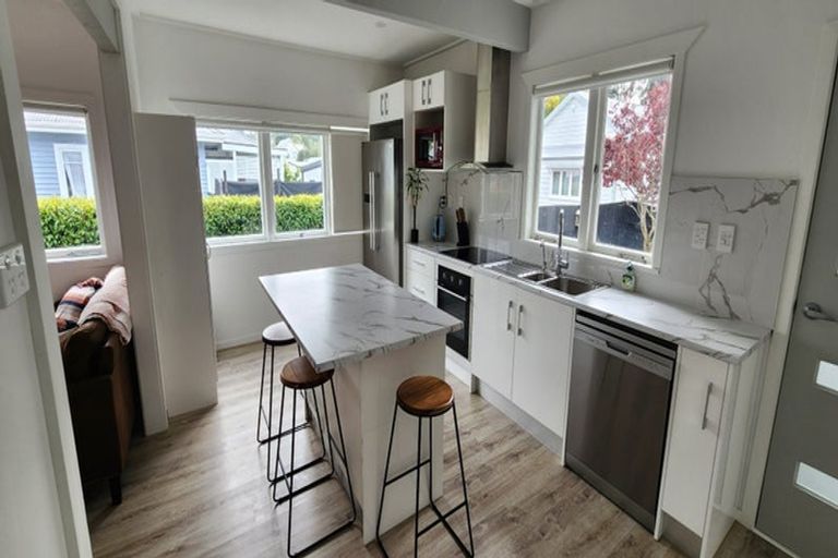 Photo of property in 18 Walsh Street, Forest Lake, Hamilton, 3200