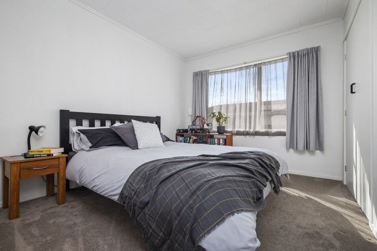 Photo of property in 14 Holland Street, Pukekohe, 2120