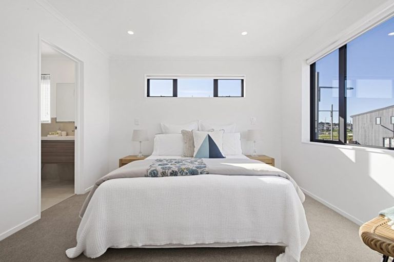 Photo of property in 16 Orford Lane, Takanini, 2112