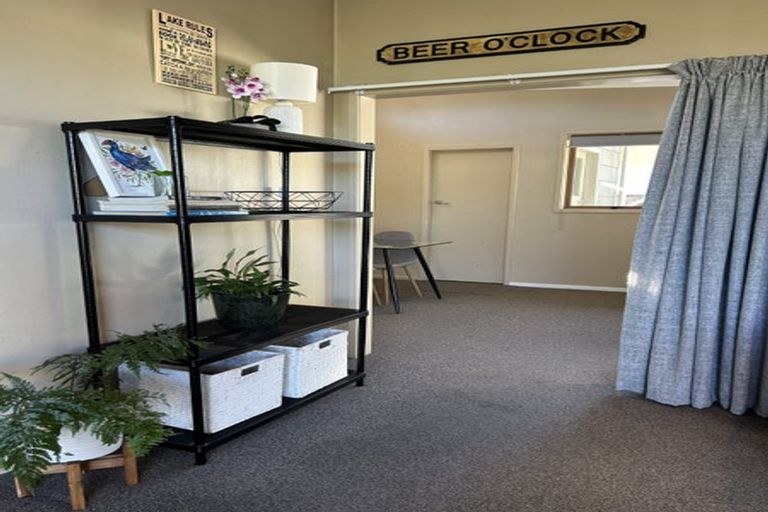 Photo of property in 2/12 Gradwell Place, Two Mile Bay, Taupo, 3330