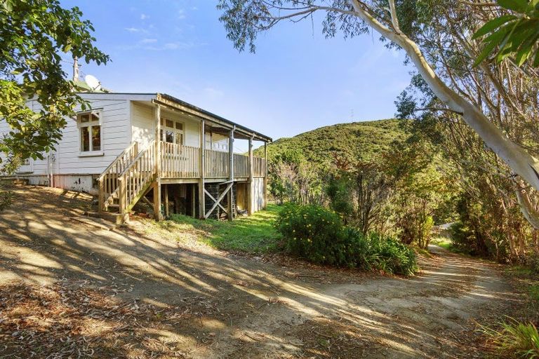 Photo of property in 8 Mount Cecil Road, Moonshine Valley, Porirua, 5381