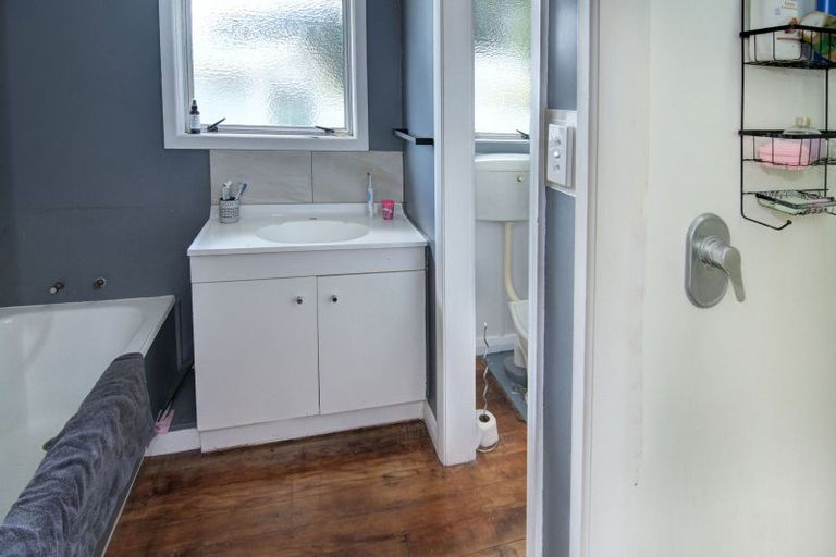 Photo of property in 39 Alfredton Road, Eketahuna, 4900