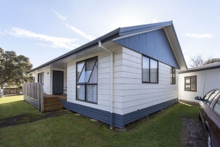 Photo of property in 100a Hilton Drive, Whangamata, 3620