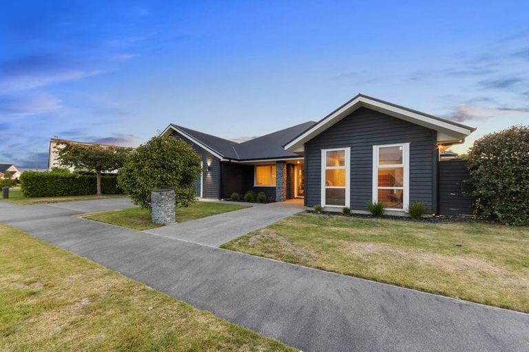 Photo of property in 4 Kawharu Street, Marshland, Christchurch, 8083