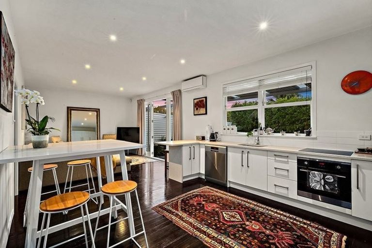 Photo of property in 1 Mickle Street, Te Atatu South, Auckland, 0610