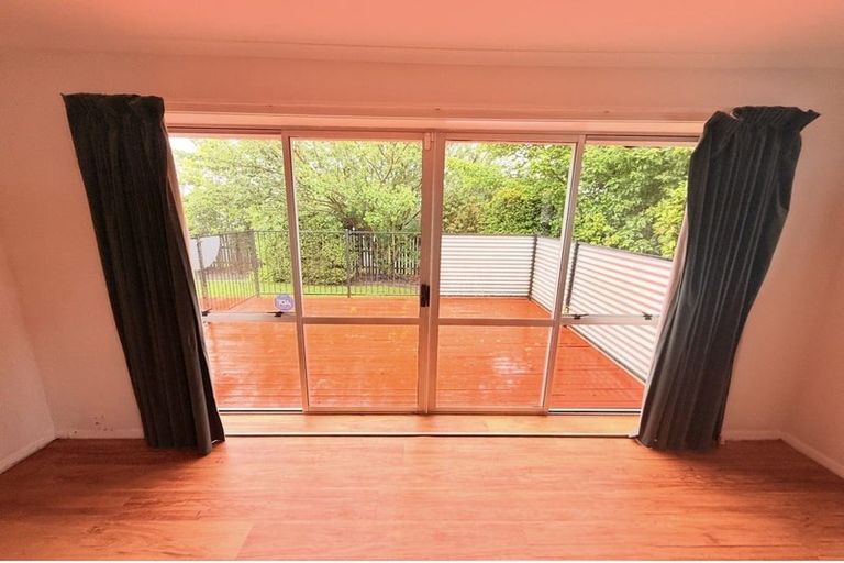 Photo of property in 8 Nyoli Street, Northcote, Christchurch, 8052