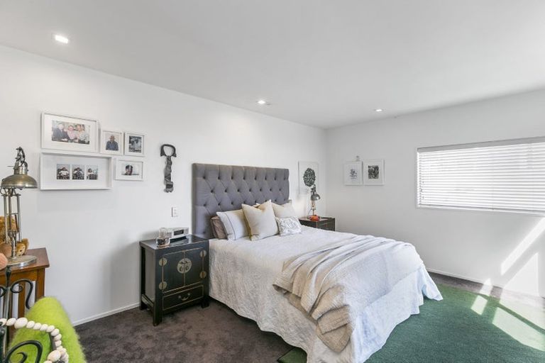 Photo of property in 63 Burnham Street, Seatoun, Wellington, 6022