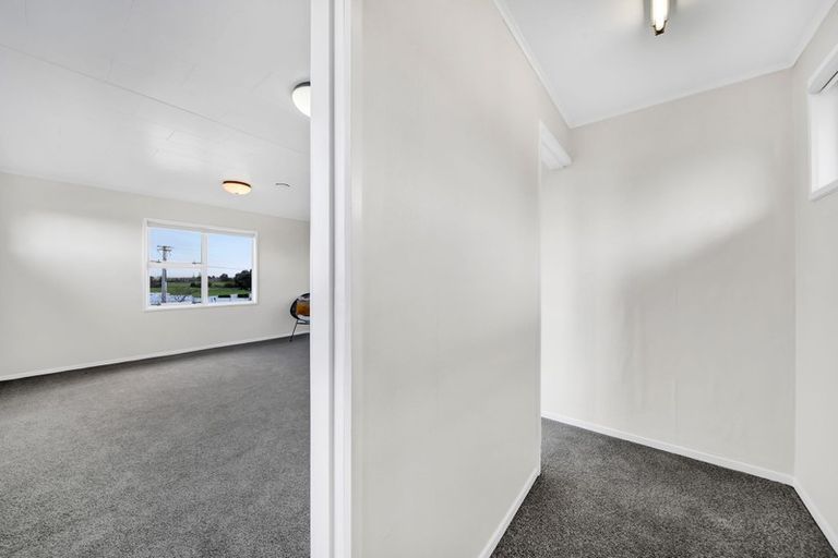 Photo of property in 1 Williams Avenue, Hawera, 4610