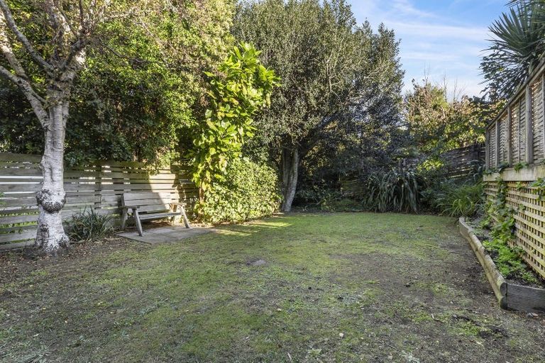 Photo of property in 44 Kahu Road, Paremata, Porirua, 5024