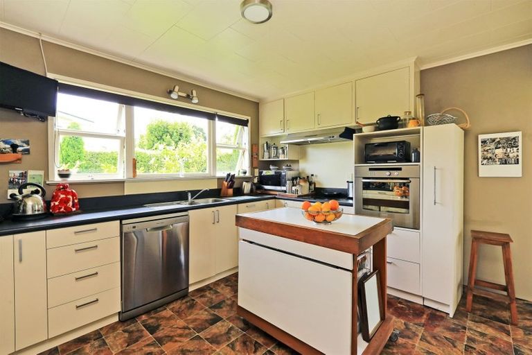 Photo of property in 15 Rakau Street, Havelock North, 4130