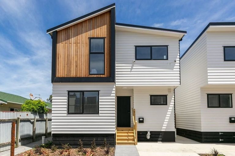 Photo of property in 6 Woodcarver Lane, Titahi Bay, 5022