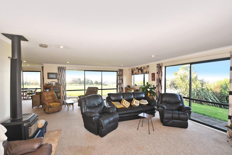 Photo of property in 210 Staniforth Road, Kaiwaka, Wellsford, 0975