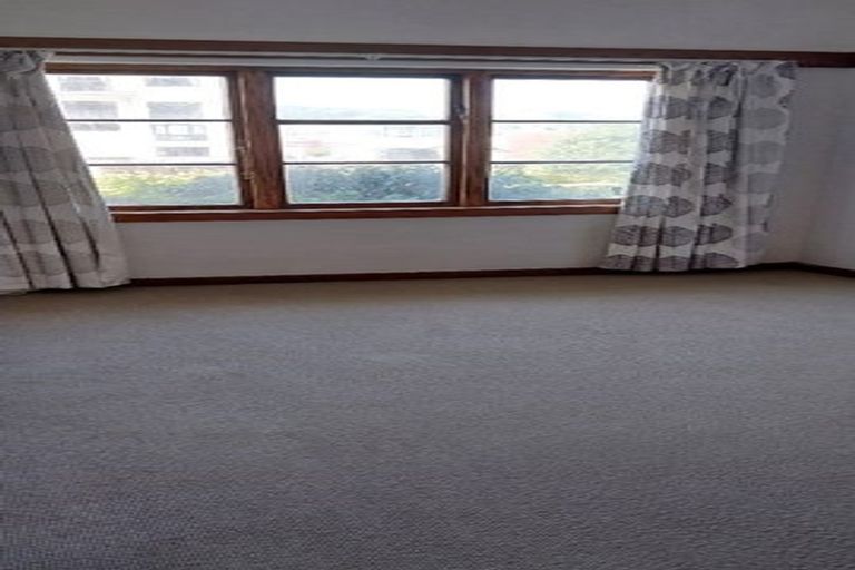 Photo of property in San Marino Apartments, 4/4 Oak Park Avenue, Te Aro, Wellington, 6011