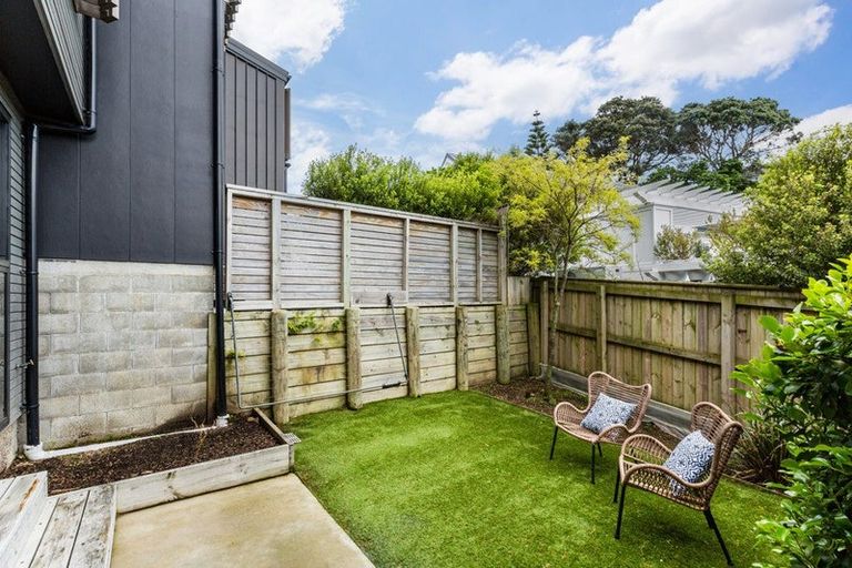 Photo of property in 11/80 Seatoun Heights Road, Seatoun, Wellington, 6022