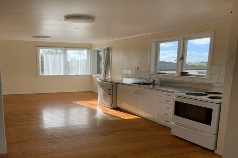 Photo of property in 9 Statesman Street, Henderson, Auckland, 0612