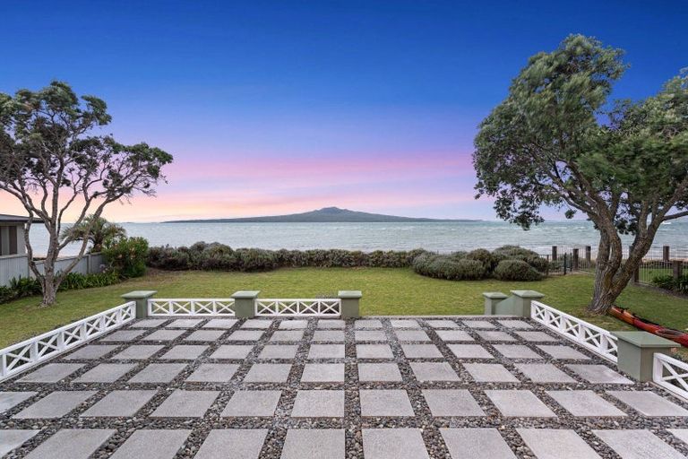 Photo of property in 36 Oxford Terrace, Devonport, Auckland, 0624
