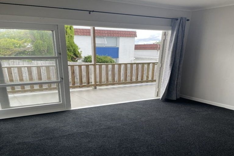 Photo of property in 54 Fruitvale Road, New Lynn, Auckland, 0600