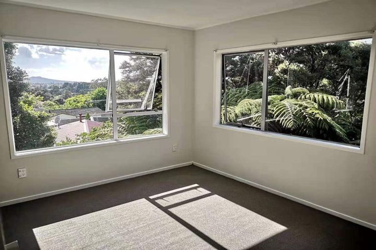 Photo of property in 73a Ayton Drive, Totara Vale, Auckland, 0629