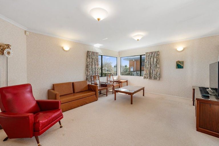 Photo of property in 77 Lyndhurst Street, Takaro, Palmerston North, 4412