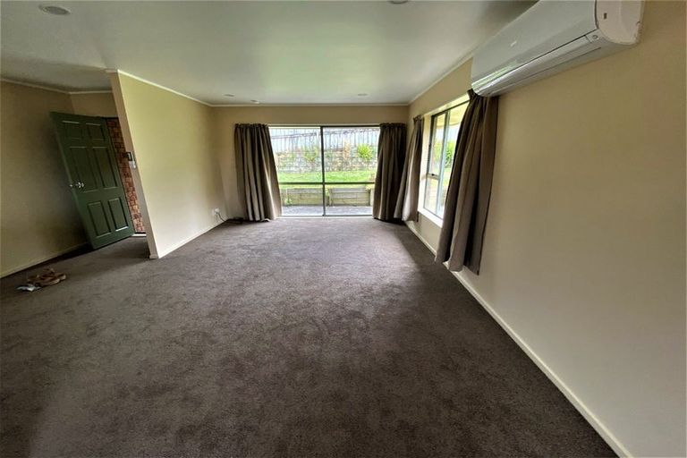 Photo of property in 12 Cretian Crescent, Henderson, Auckland, 0612