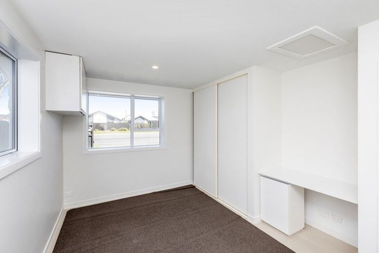 Photo of property in 330 Yaldhurst Road, Russley, Christchurch, 8042