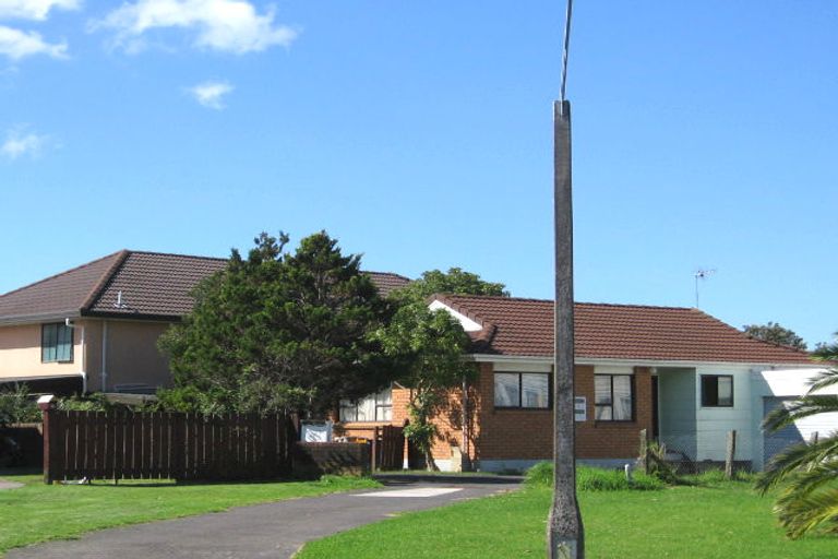 Photo of property in 12b Halyard Place, Te Atatu Peninsula, Auckland, 0610