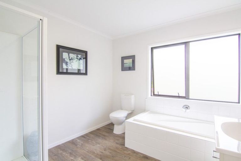 Photo of property in 65c Manuka Grove, Helensville, 0875